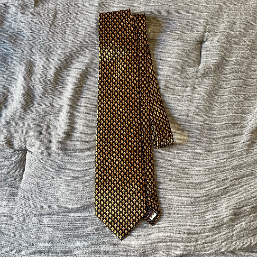 Dark Navy and Gold Pattern Tie Umberto Bossi 100% Silk